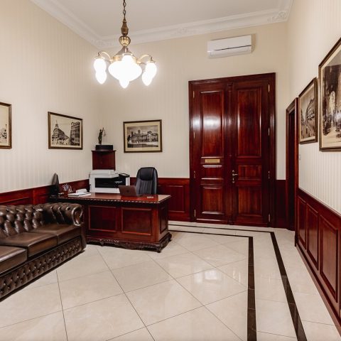 Beltéri ajtó, Budapest