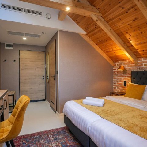 ChaChaCha House, Egerszalók