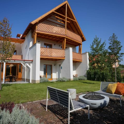 ChaChaCha House, Egerszalók